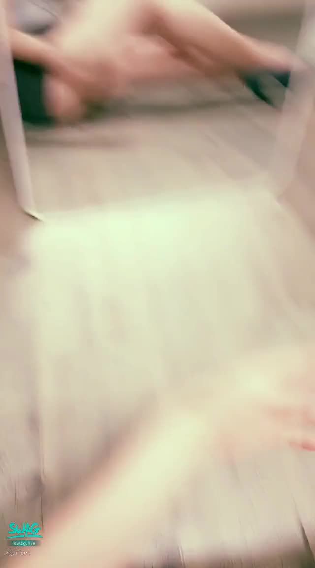janicee : 近拍乳溝👀