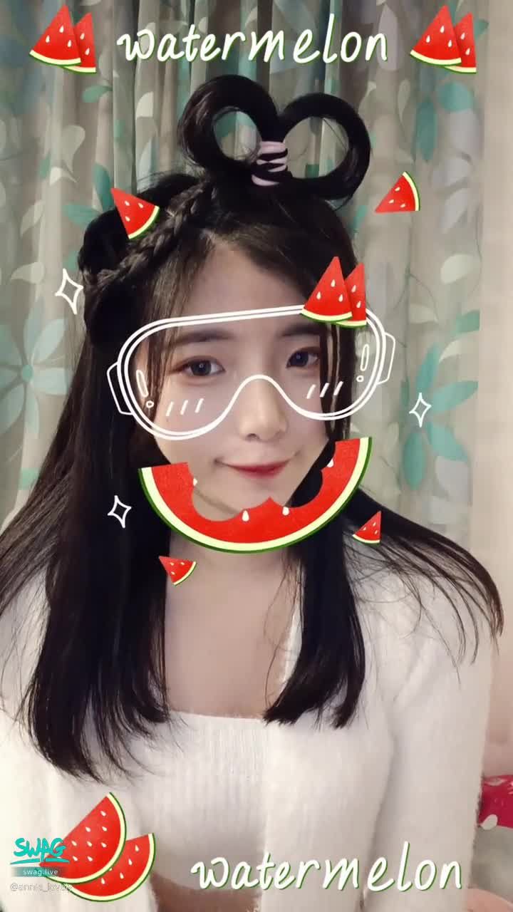 annie_lovely : 安妮吃瓜🍉發條娃娃
#安妮 #發條娃娃造型 
#可愛死你♥️