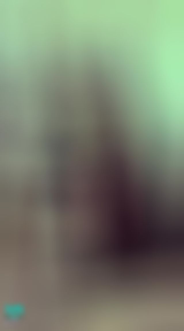 janicee : 側身的露溝🌹
撥撥頭髮💗
摸摸大腿♥️
發光的肩膀⭐
外套下的深V紅色睡衣🌹
一直被說很性感的打扮💖
要穿不穿更誘人💗