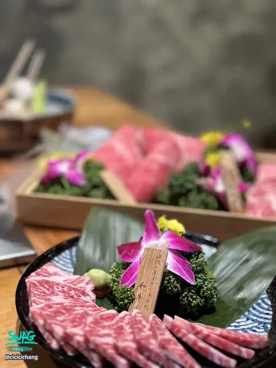 cicicichang : 牙齒還在痛但肚子一樣很餓愛吃抵擋不住😂
忍著牙痛也要吃完～～
平常都說我是櫻桃般的香腸嘴，這次牙痛真的變成櫻桃小嘴啦😤🫣🫣

祝Babe提前的情人節快樂～～～😊
#生活