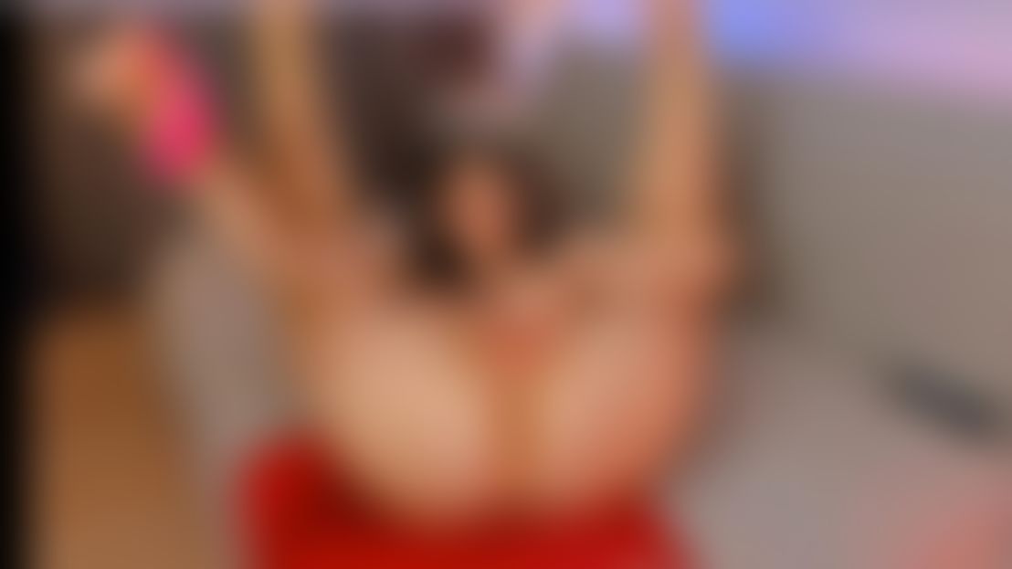brillianna : ORGASM!! MMM those legs! fuck me like that! 性高潮！ 嗯，那雙腿！ 像那樣操我！