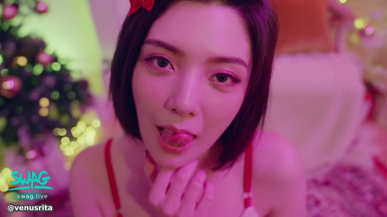 v*******a : 聖誕姊姊用嘴巴挑逗你 #第一視角 #情趣衣物 #少女(18+) #白虎 #聖誕 #POV #Lingerie #Teen(18+) #Hairless #Christmas