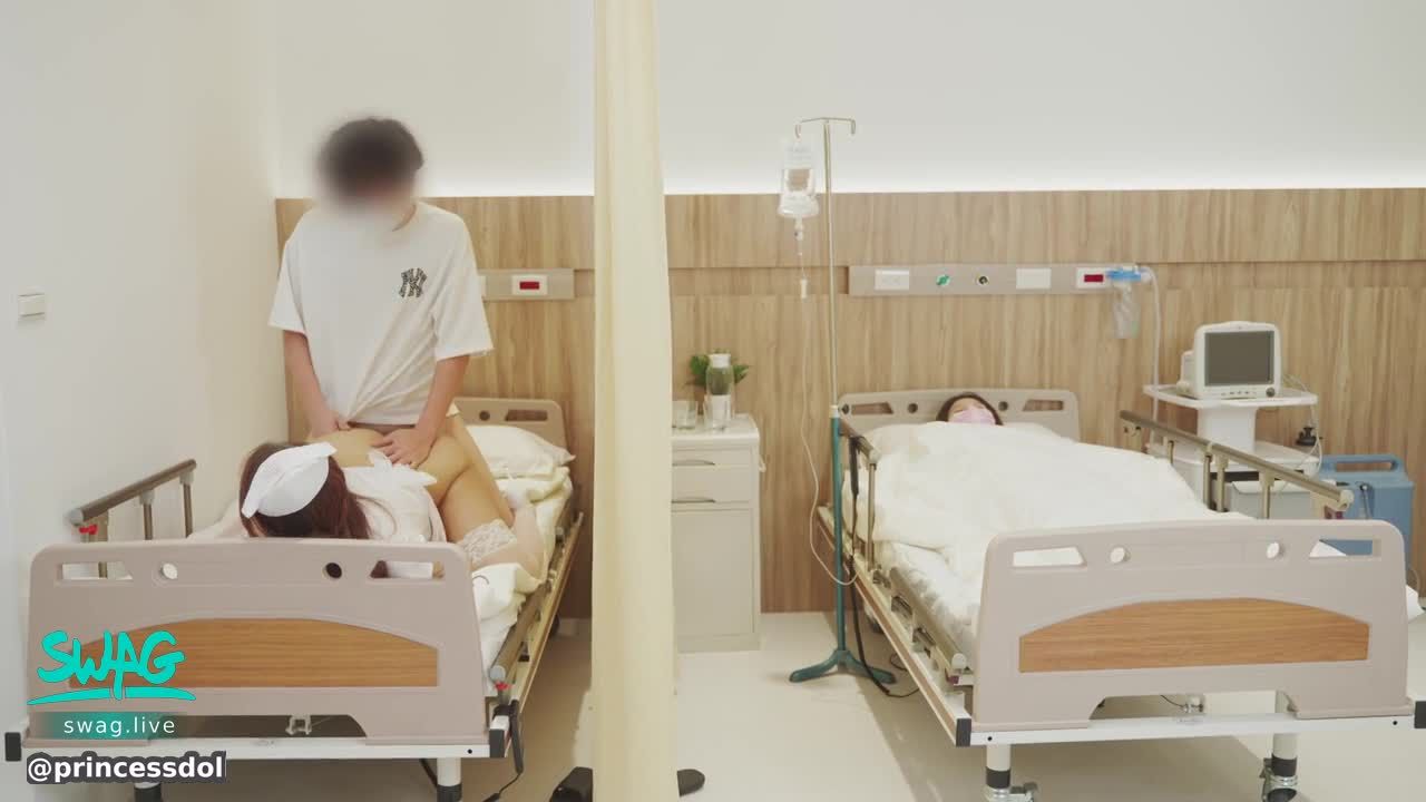 princessdolly : 女朋友在病床上休養 我在旁邊幹護士（劇情影片） #護士 #巨乳 #背後式 #Nurse #BigTits #DoggyStyle
