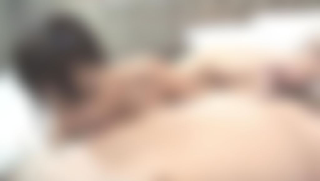 mgirltv : 50岁老处男遇到東京大学女生，在旅店里第一次触摸女性的肉体，破处之旅就此开始