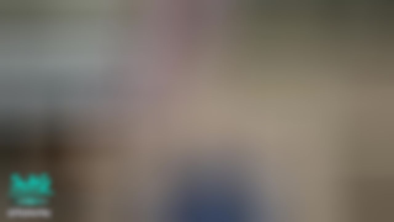 lilybarby : I am 7 months pregnant masturbating with a huge rubber dildo