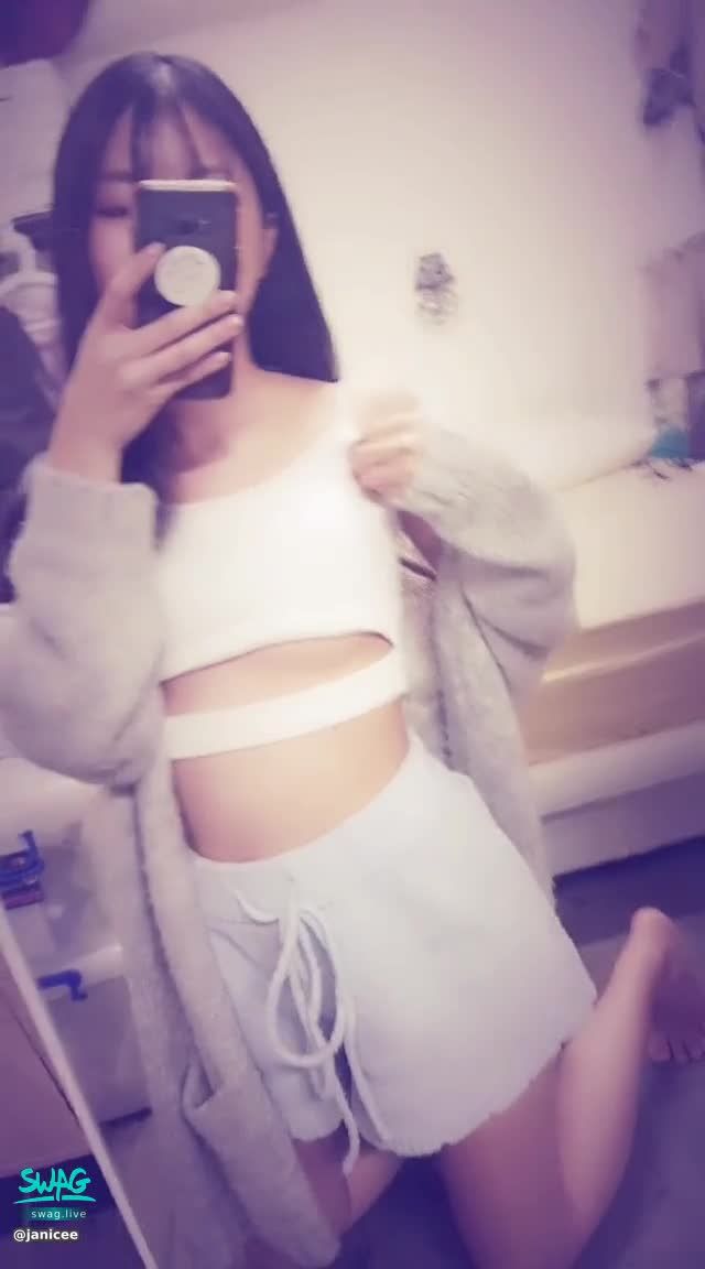 janicee : 軟萌女友🎀
露出南半球的小可愛💖
在家等你💙