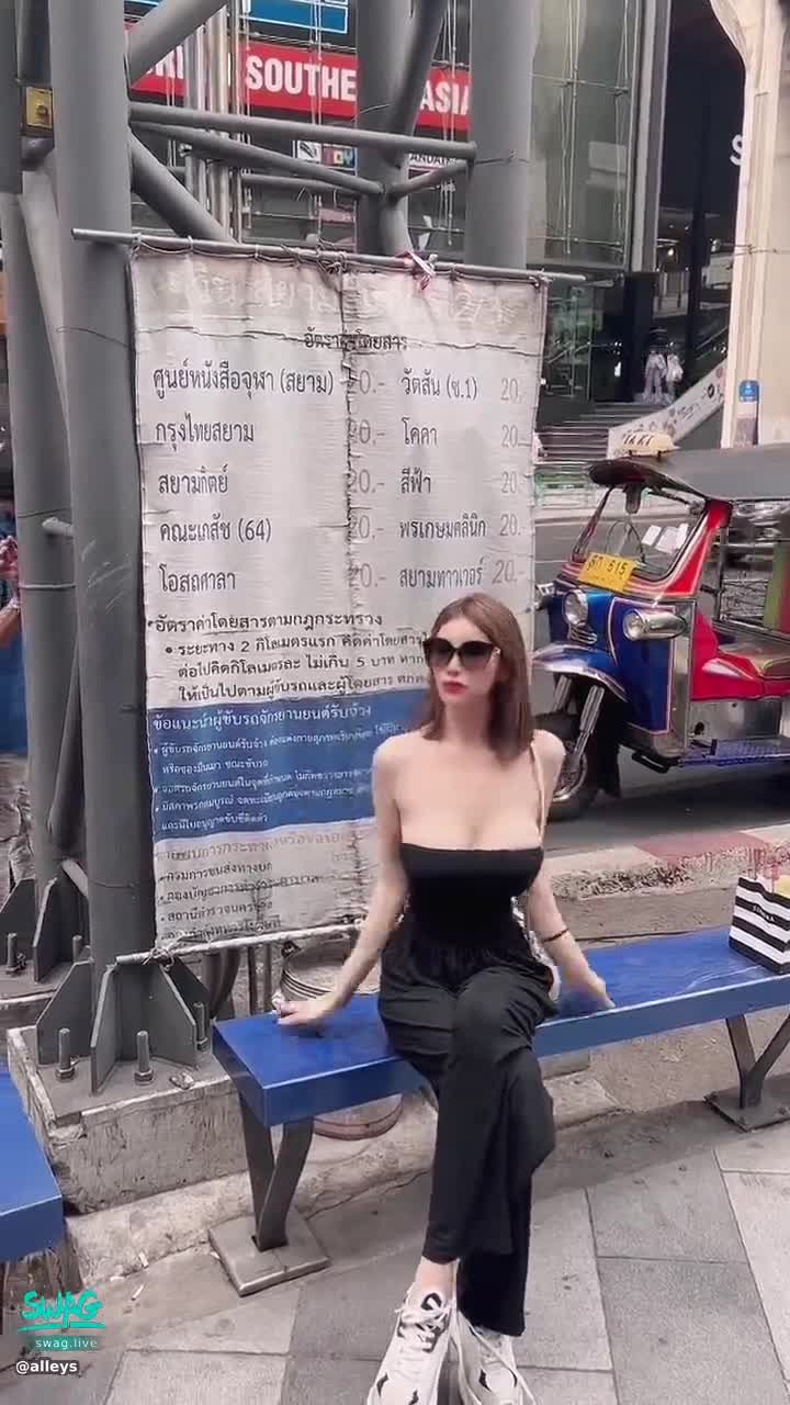 alleys : 💛彩蛋在裡面💛🇹🇭
💛彩蛋在裡面💛🇹🇭私訊：愛貝拉🇹🇭給你5月跟粉絲愛愛上位隱藏版🎁🎁