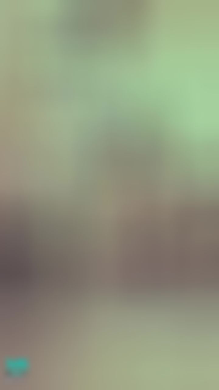  : 性感M字腿，曝光小褲