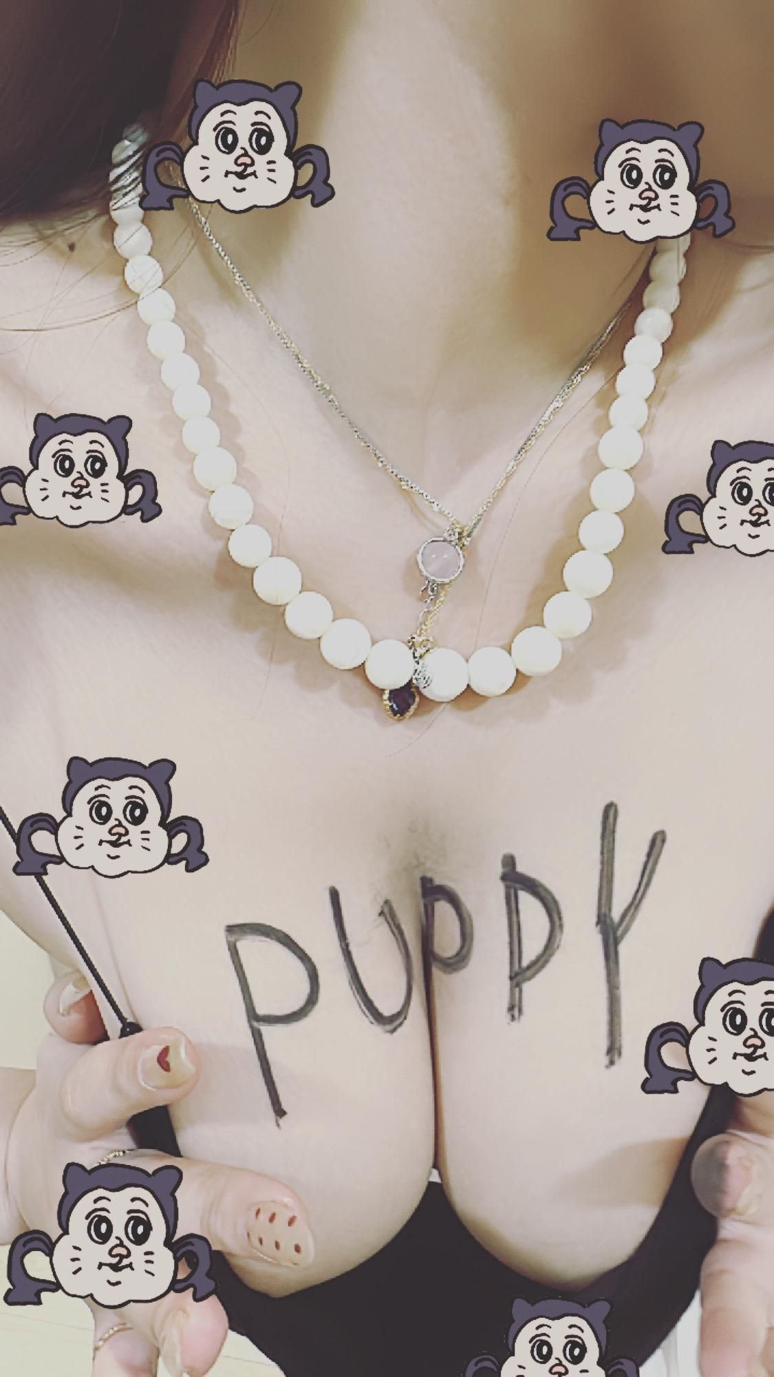 aprillady : 晚上直播完，總是不想卸妝，想要你的疼愛……