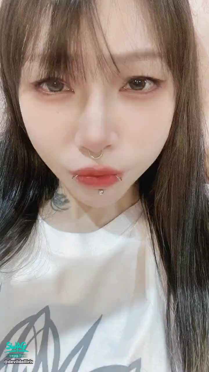 devildolliris : 該剪瀏海還是留長好呢