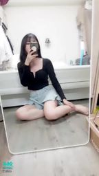 janicee : 窺探大腿根部的美腿坐姿
低胸的心機💖
胸口無法忽視的V字切口😍💚
窺探大腿根部的坐姿👀
Mini skirt💋
#黑髮 #長髮 #性感 #腿控 #赤腳 #裸足 #低胸的 #美腿 #腿控 #鎖骨 #短裙 #sexy