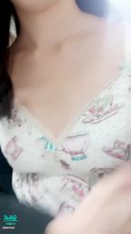 janicee : 第一人稱的視角💓揉胸舔嘴💋
男友視角的揉胸與舔嘴😈😈😈
扭扭屁股,白嫩的腳底😍
細肩帶爆乳睡衣⭐
外套下藏不住的性感♥️
看見臀型的小褲👠
Your sweet heart💚
#sexy #低胸 #性感 #深V #細肩帶 #赤腳 #裸足 #腿控 #長髮 #黑髮 #美腿 #鎖骨 #乳溝 #足控 #腳底