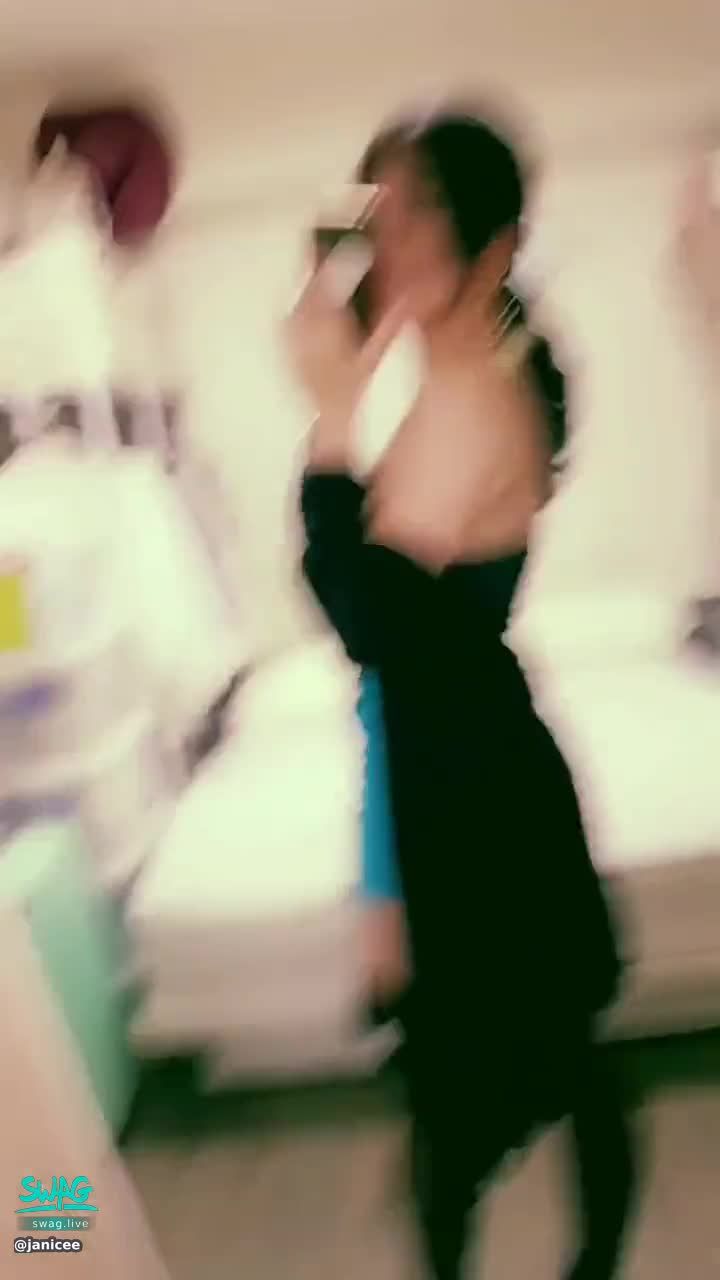 janicee : 黑馬甲與馬尾💓