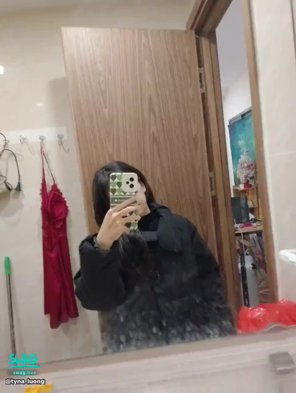  : 