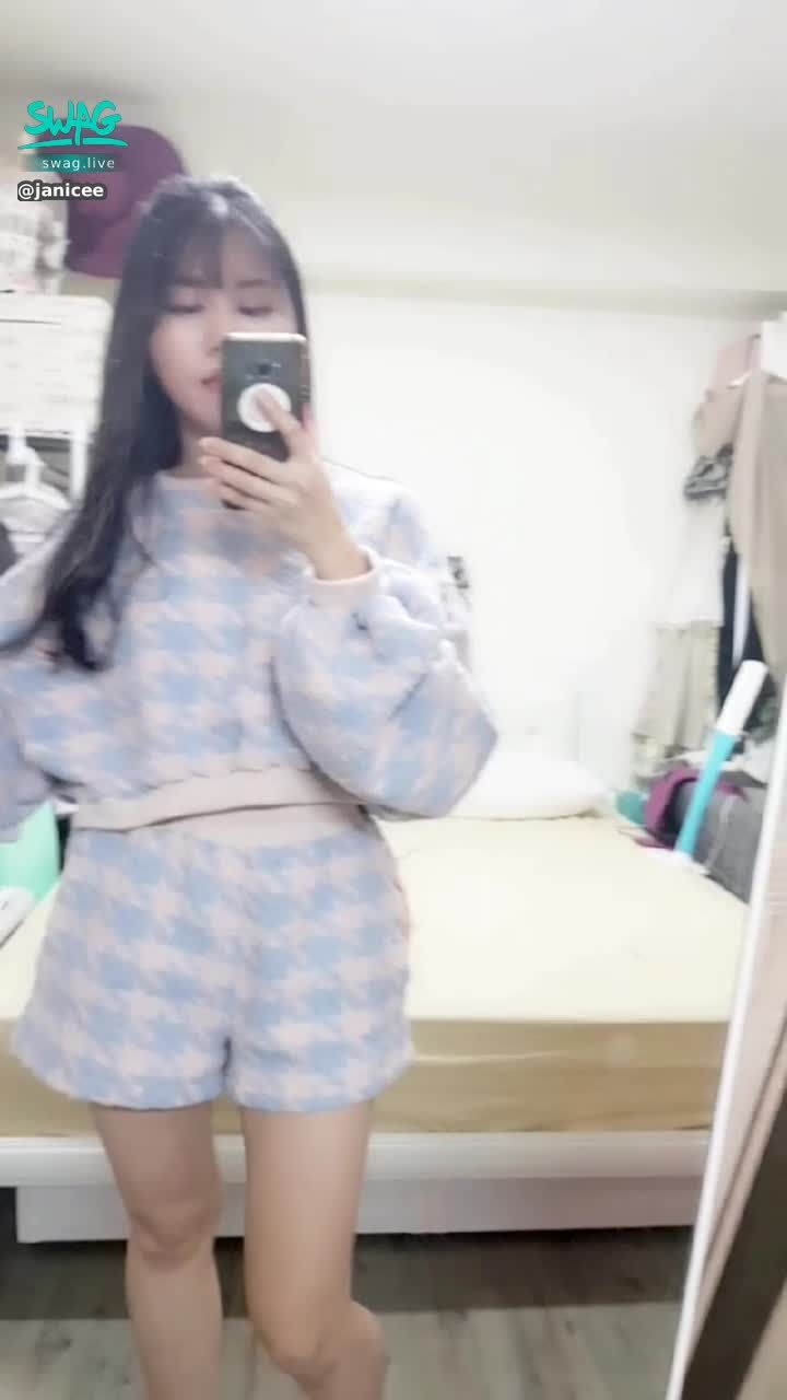 janicee : 可愛與性感並存