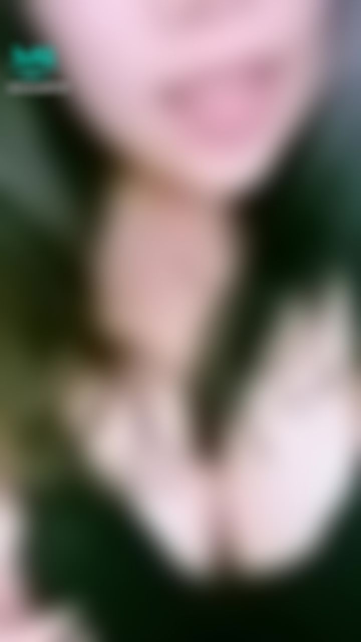 sexyaphrodite : 很色情的小蜜穴Babe舔我😏