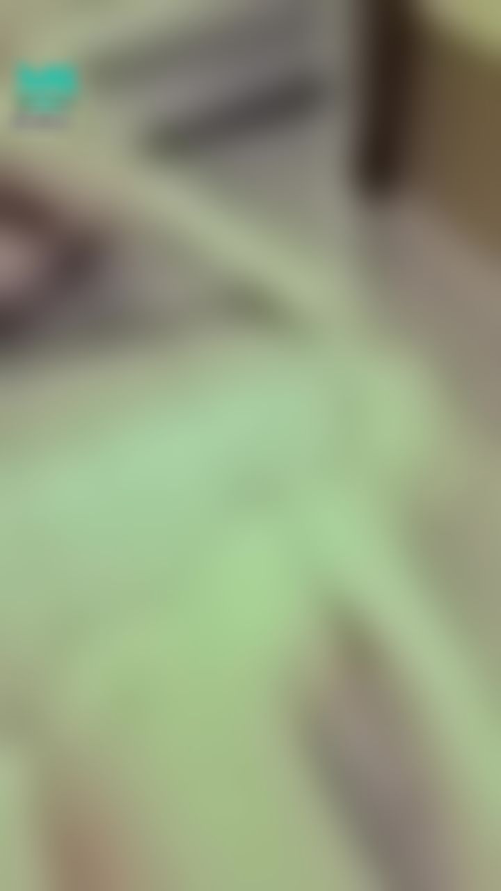 janicee : 白皙圖腳與背後的挖洞