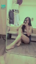 janicee : 脫下膝上襪💋
赤腳M字腿😈
露出南半球的鏤空💙
黑色膝上襪的絕對領域💓
Semisphere😈
#鏤空 #長髮 #小可愛 #sexy #絕對領域 #膝上襪 #美腿 #鎖骨 #短褲 #南半球 #下乳 #裸足 #赤腳