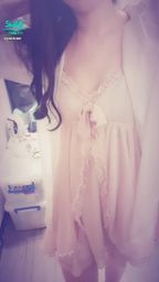 janicee : 揉奶,黑色內衣😈
脫下性感睡衣💙
想解開胸口的蝴蝶結嗎🎀?
Pinkish💖
#性感 #長髮 #睡衣 #sexy #腿控 #鎖骨 #短裙 #低胸 #高跟鞋 #美腿 #細肩帶 #bra #內衣