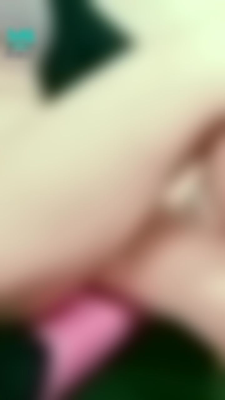 janicee : 從上方窺探下乳👠