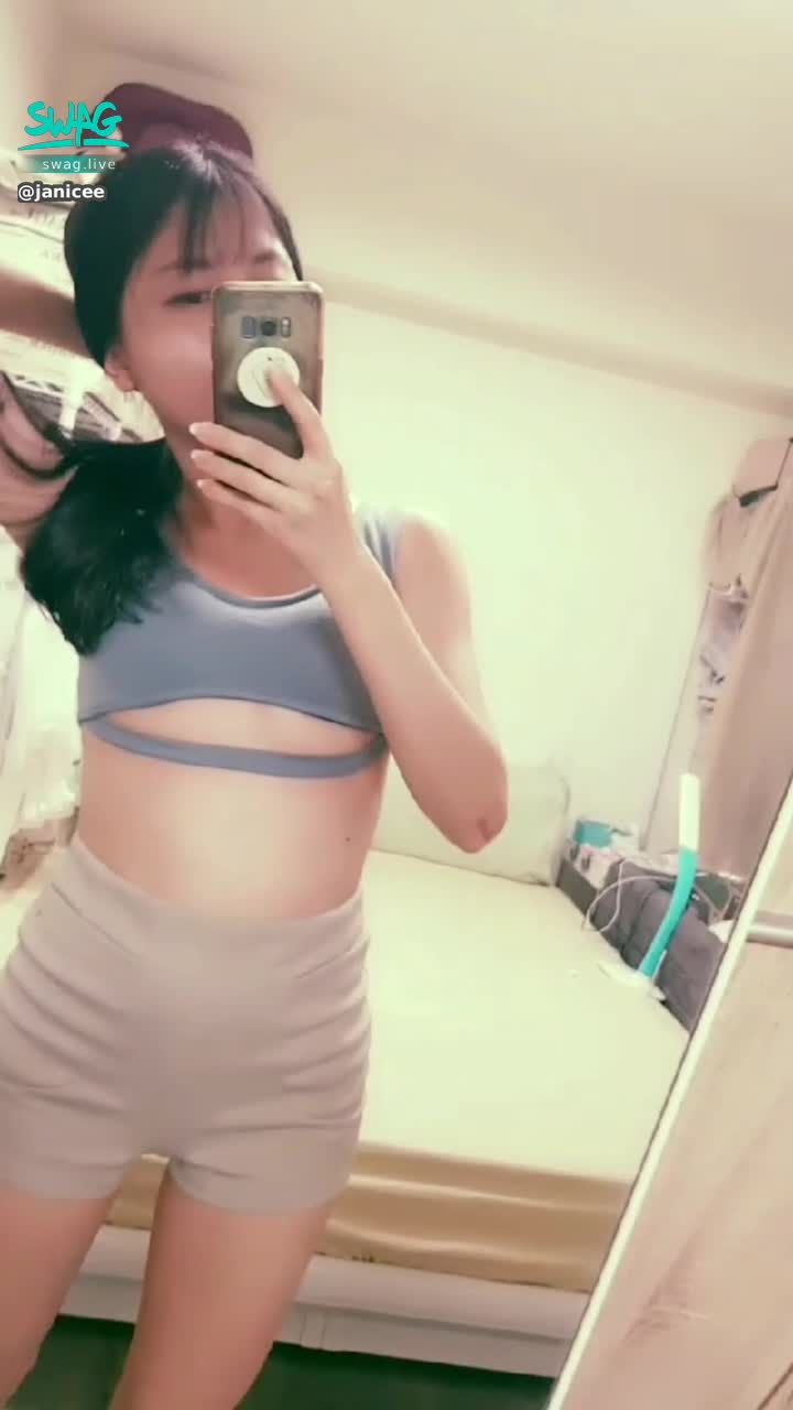 janicee : 抓個馬尾，露南半球💖