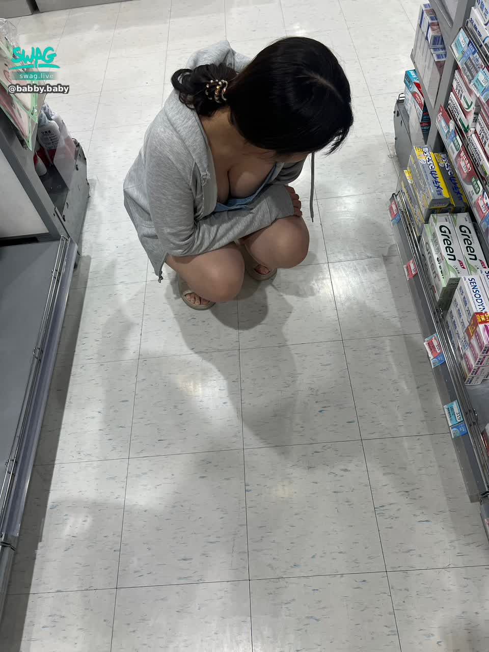 babby.baby : Babe穿這樣跟你逛街你受的了嗎🍑💕