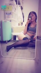 janicee : 你喜歡伸進去摸,還是在褲子外面摸呢?
挖空下乳的性感小心機💓
地板上黑絲美腿😍
Semisphere😈
#長髮 #小可愛 #sexy #黑髮 #美腿 #鎖骨 #短褲 #南半球 #下乳 #膝上襪 #黑絲 #腿控 #美腿