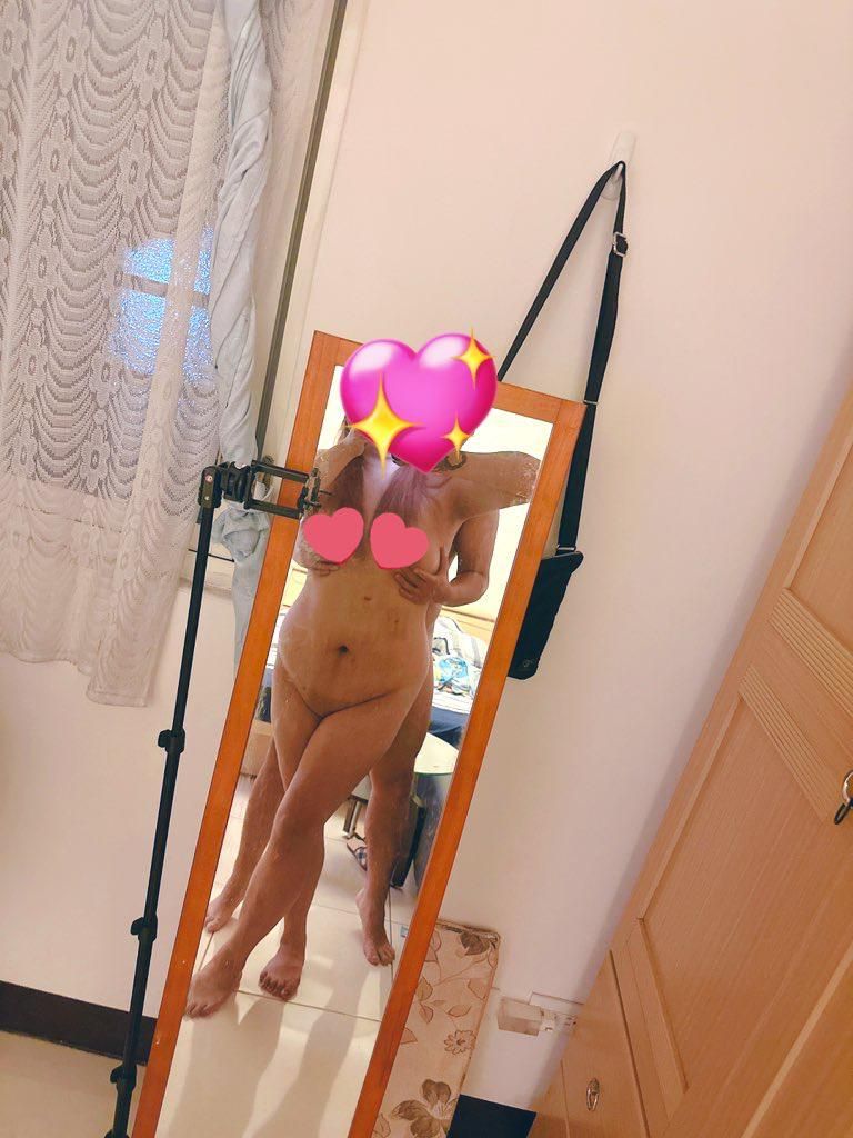 areireihoney : 《胖阿芮時期》小雞雞幹阿芮！這麼小還要我求你幹大力！😏😏真的是…..