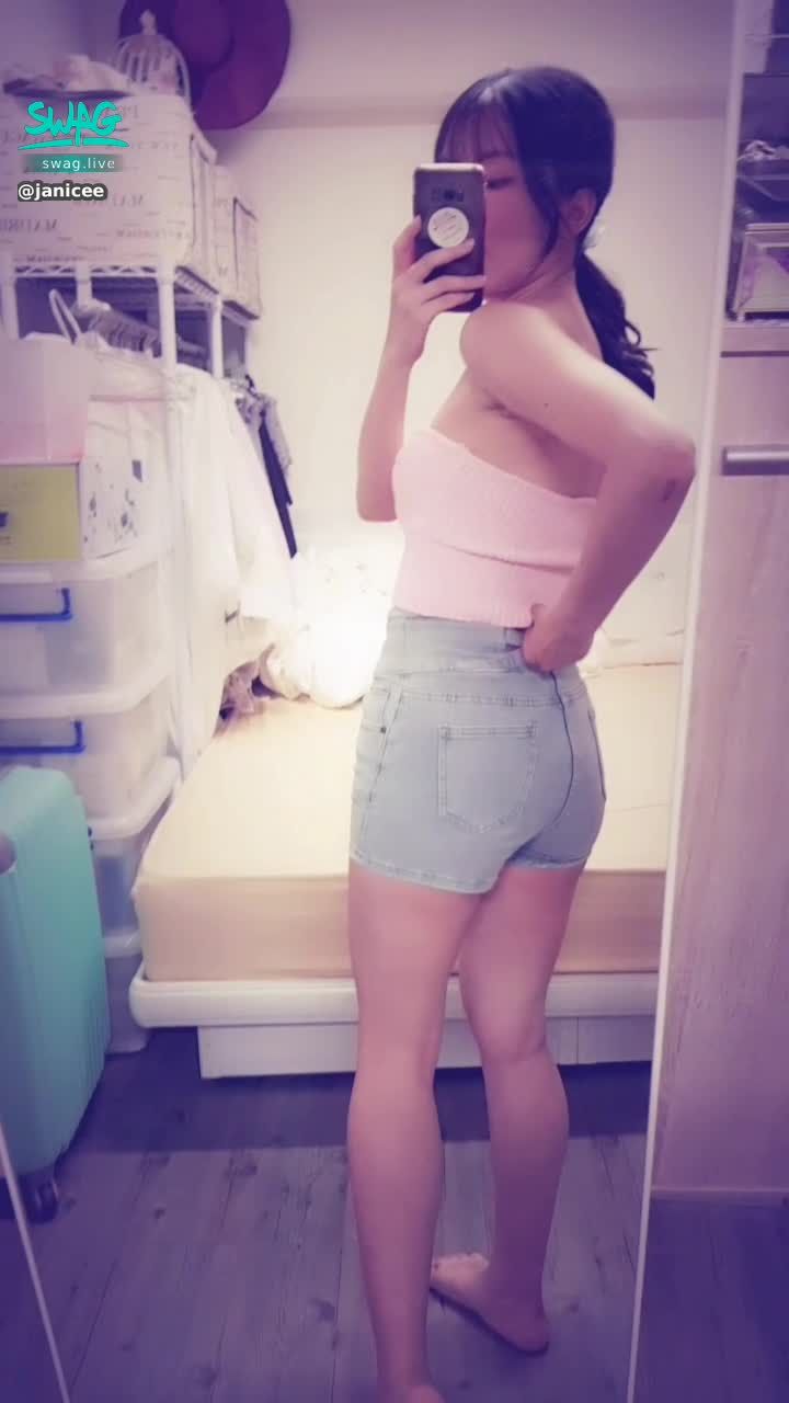 janicee : 迷你裙或短褲？