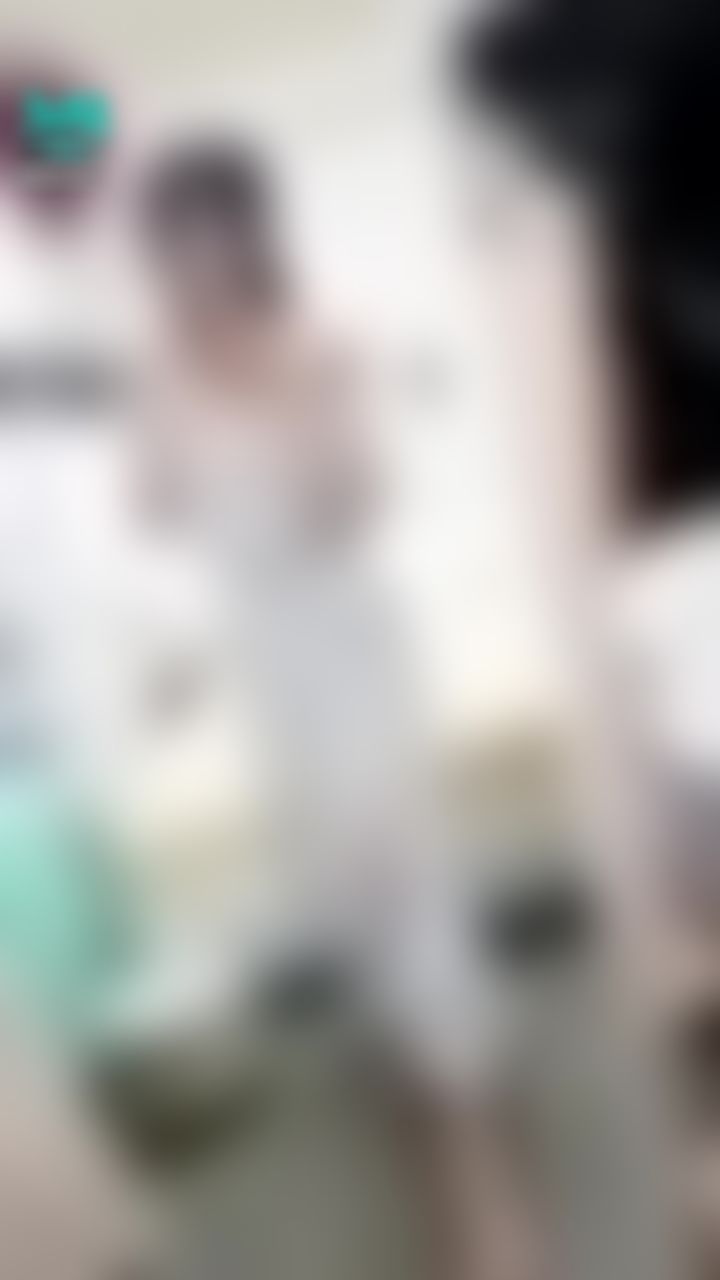 janicee : 脫掉洋裝👀