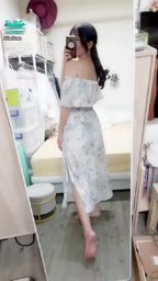 janicee : 脫掉洋裝⭐
露出鎖骨與肩胛骨💙
開衩美腿的線條🌹
Strapless dress💚
#露肩 #長髮 #洋裝 #sexy #裸足 #赤腳 #裸足 #鎖骨 #開衩 #美背 #美腿 #腿控 #足控 #黑髮