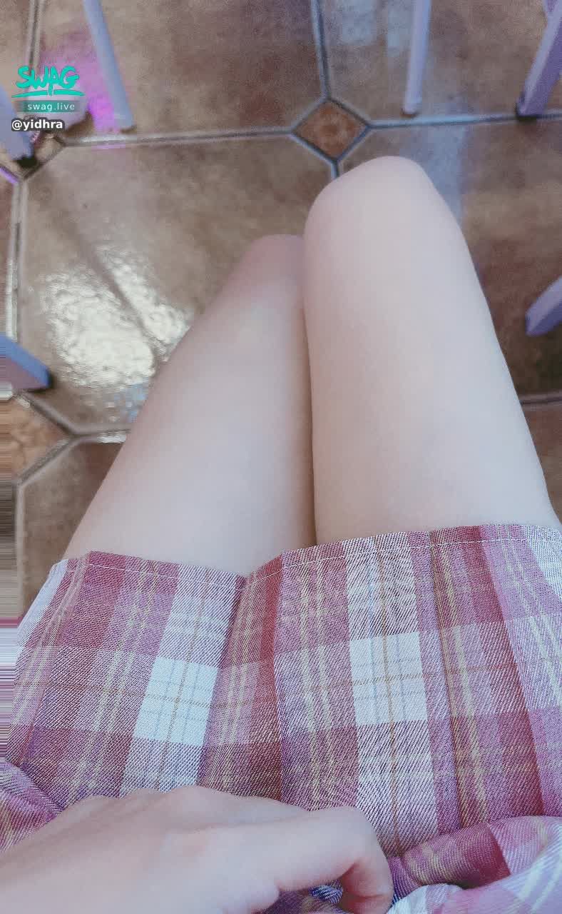  : 