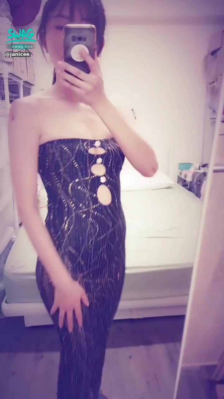 janicee : 睡衣與三角褲禮服💚