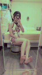 janicee : 迷你裙坐姿😈
快曝光的角度👀
開衩挖洞短旗袍👀
性感開衩美腿🌹
cheongsam💗
#削肩 #長髮 #旗袍 #sexy #開衩 #挖空 #短裙 #美腿 #腿控 #赤腳 #裸足 #黑髮