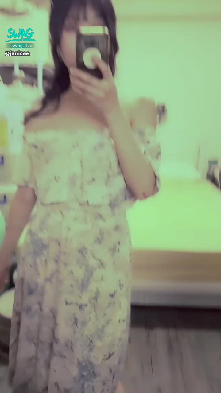 janicee : 脫掉洋裝