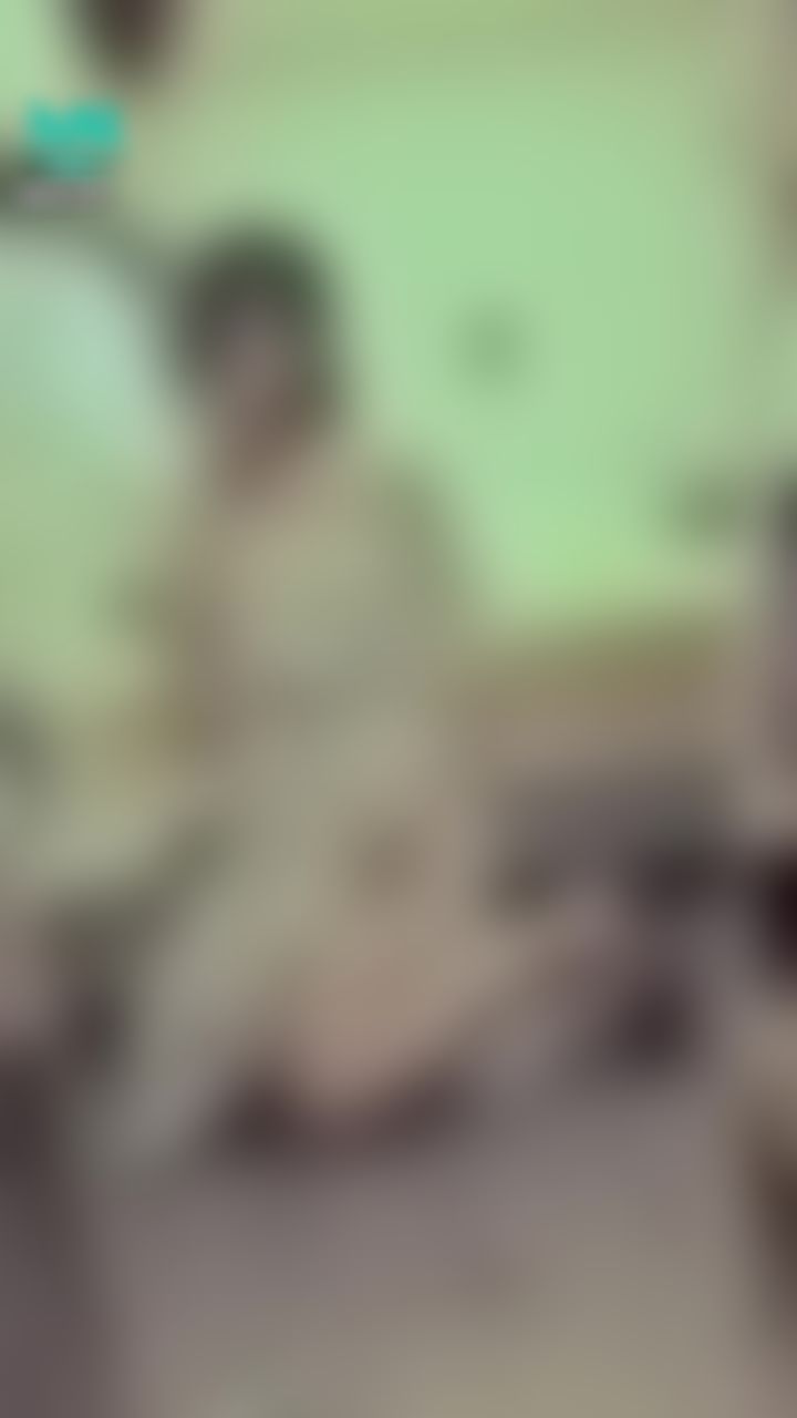 janicee : 開衩洋裝的美腿😍