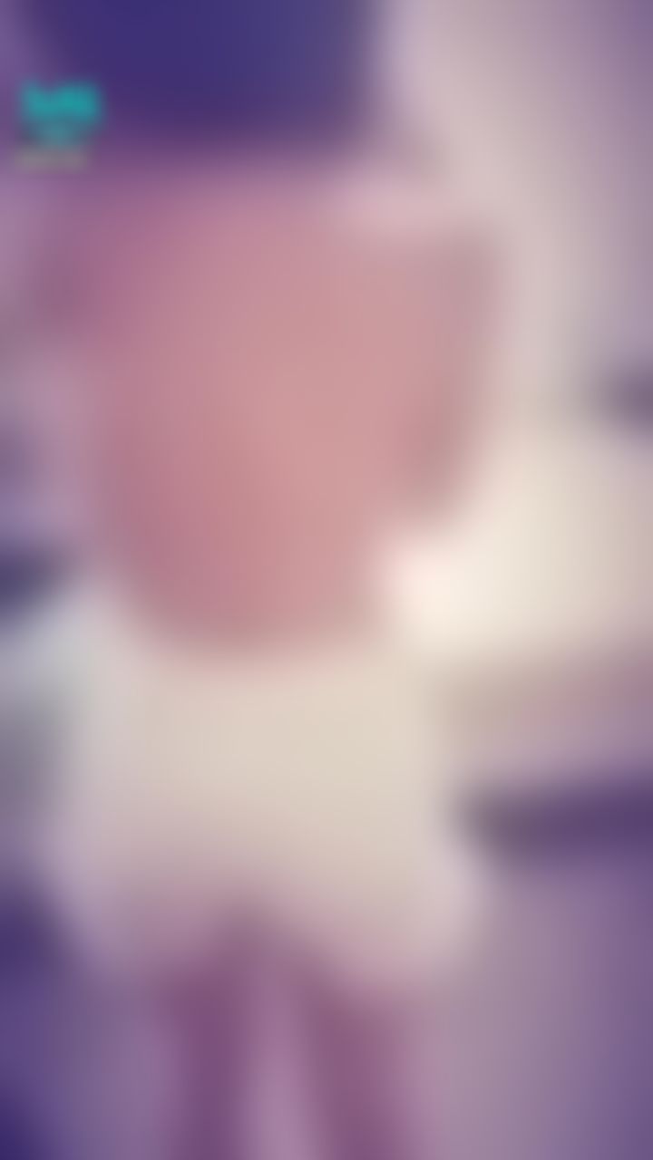 janicee : 脫掉上衣💋