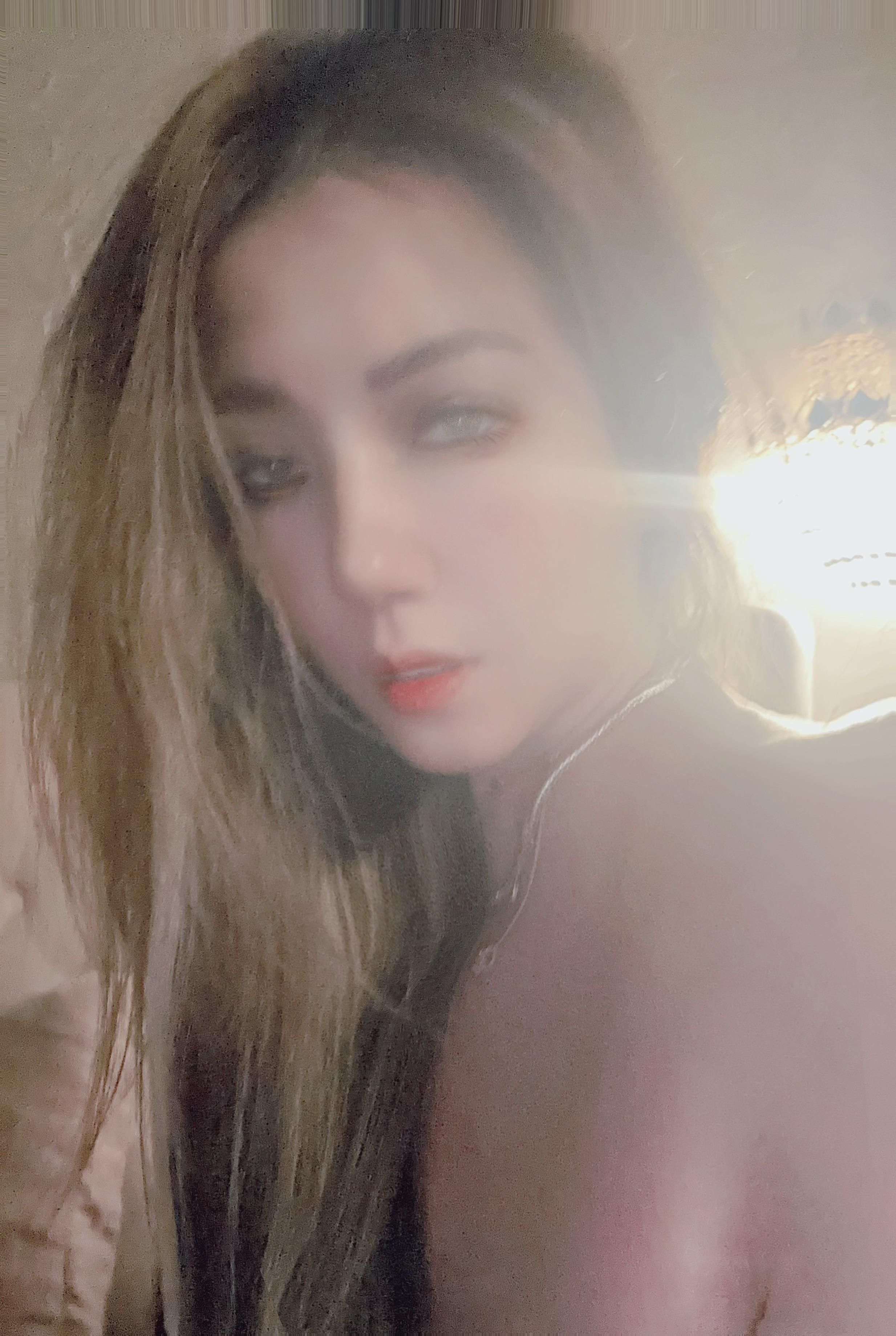 b****************t : 月光下與你私語…