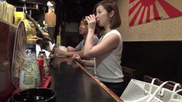 eaglejp : 欲求不滿的中年妻子,一個人在居酒屋喝著悶酒,身心渴望著被滿足。