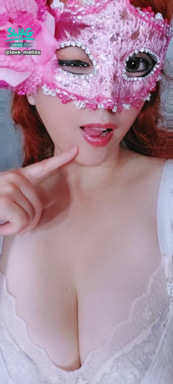 love_melissa : 性感花仙子那位哥哥喜歡嗎？melissa 希望各位的支持和喜歡也要多多送禮物加上鑽石喔～melissa 會更開心也開放給哥哥看性感畫面喔～