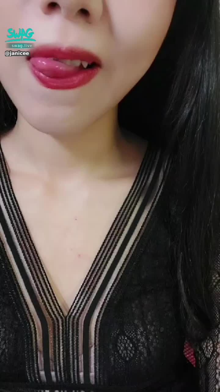 janicee : 幫你舔💋