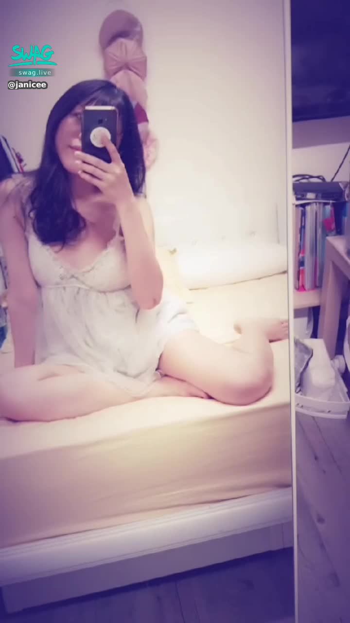 janicee : 性感睡衣