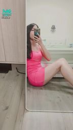 janicee : 地板上摸摸美腿💖
揉揉奶😈
露南半球的性感芭比💓
心機洋裝💙
天氣變冷了,記得多穿一點唷💋
Sexy hollow💚
#露胸 #半球 #赤腳 #sexy #性感 #挖空 #鎖骨 #短裙 #美腿 #腿控 #裸足 #黑髮