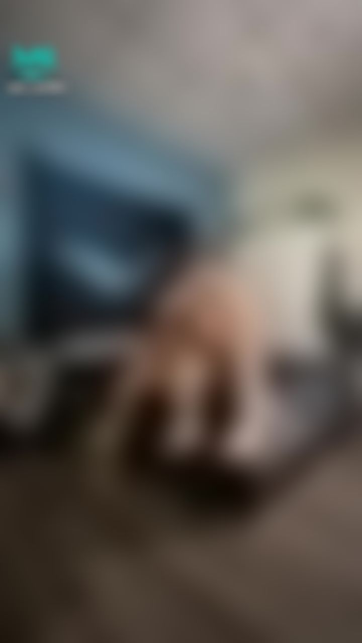  : 小隻漂亮又騷氣滿滿的19歲年輕妹子，當然是要好好的享用一番！