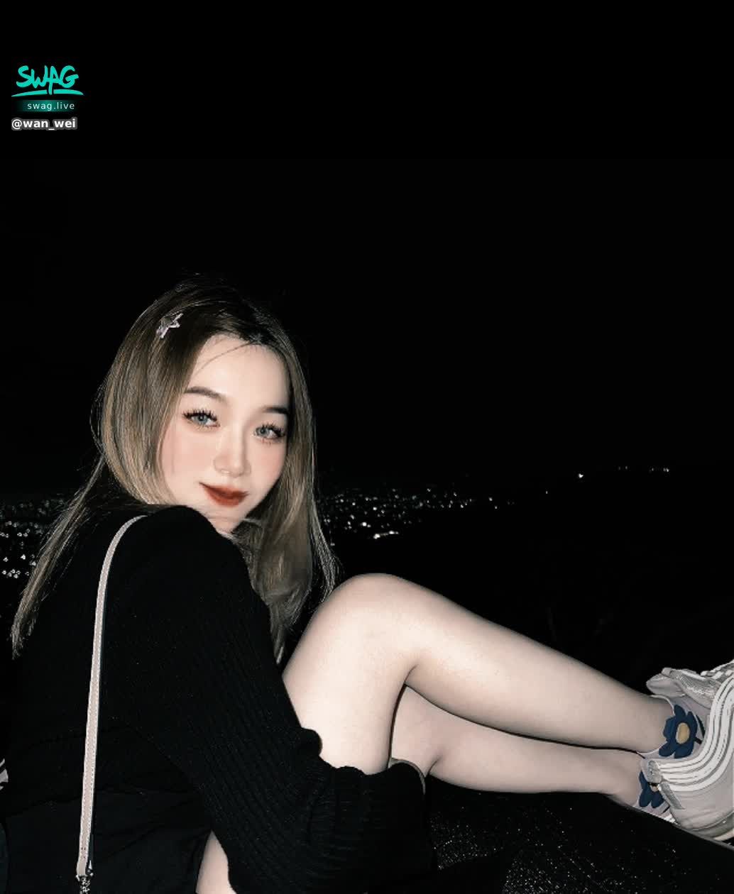 wan_wei : 如果想我但你害羞可以跟我說晚安