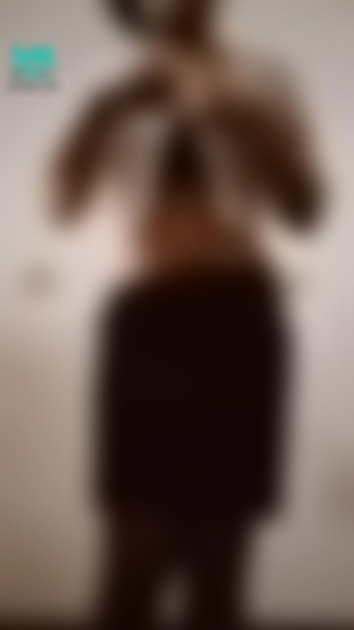 jolinbebe : 脫下裙子show 電臀 美乳