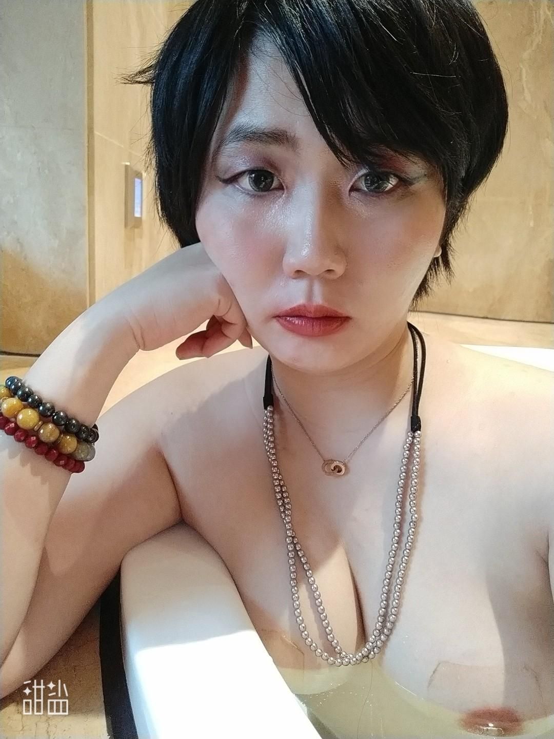 y********y : 愛愛不求人，愛愛含內光。