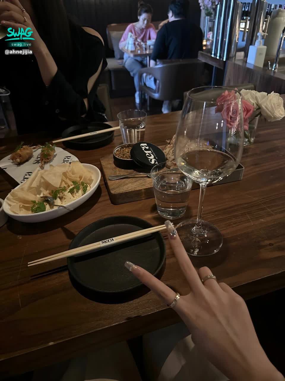 ahnejijia : -