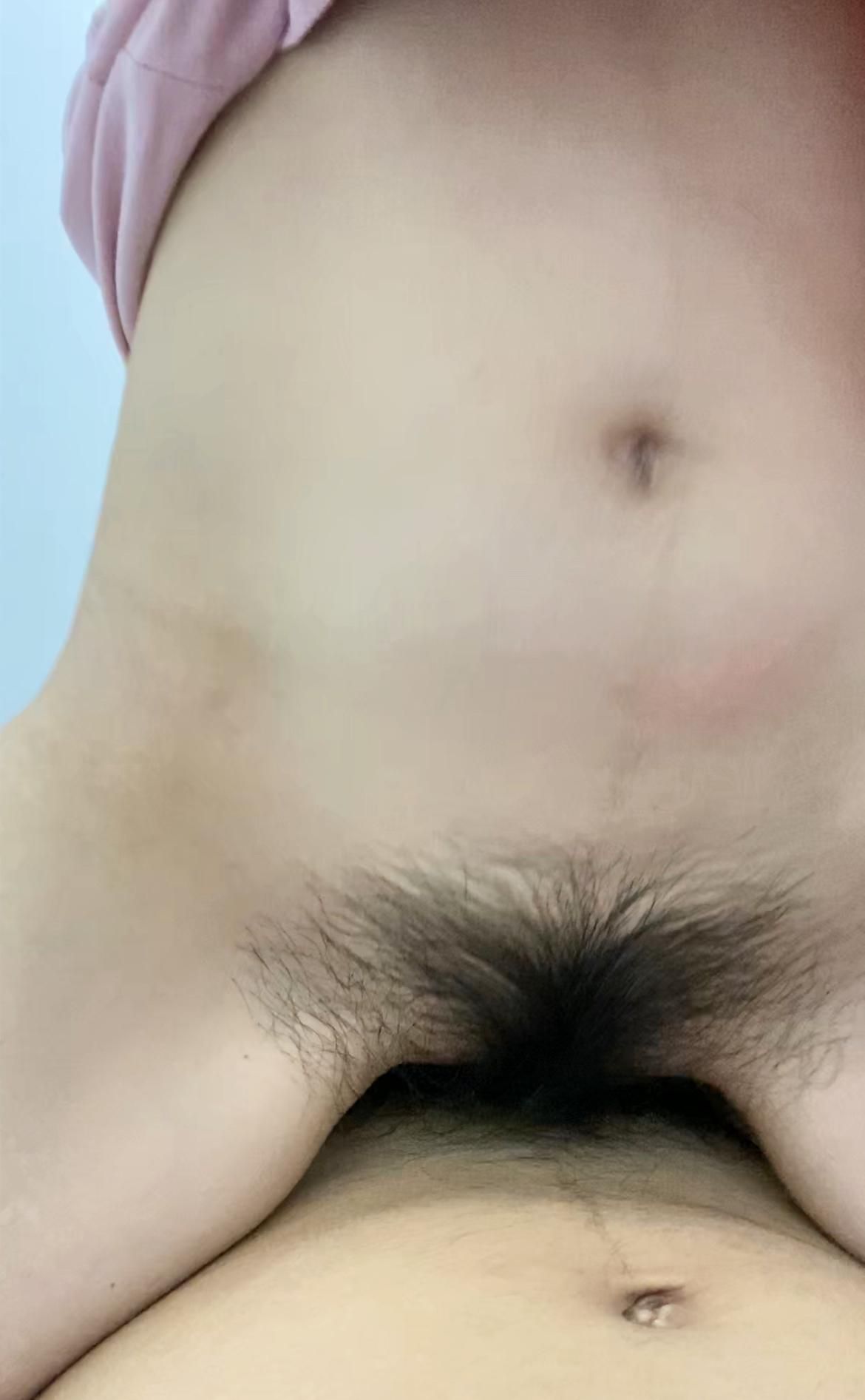 kitty0905 : 妍妍 第一次po影片，你們還喜歡什麼姿勢呢？傳訊給我，我拍給你看喔！

#吃棒棒 #肉棒 #口交 #女上位 #觀音坐蓮