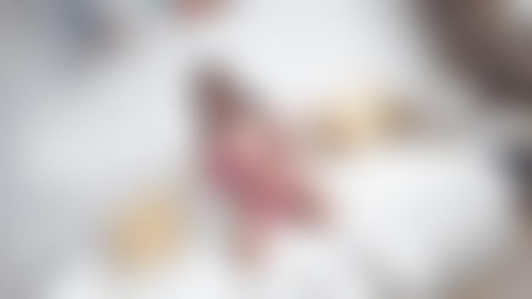 a*********r : 外國攝影師用他的巨大肉棒測試女孩